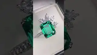 Emerald ring, unique design, very nice #emeraldjewelry #emeraldcollection #ring #jewelry