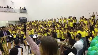 Exaltado em santidade