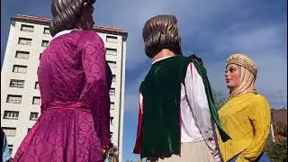 Gigantes de Andoain bailando en la gigantada de Lasarte.