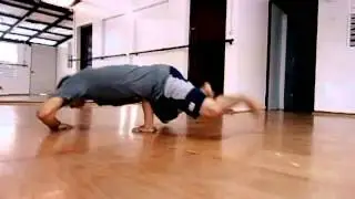 Tutorial En Espa&ntilde;ol - Cricket (Break Dance)