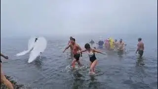 Viverone, oggi 1&deg; gennaio il bagno nel lago