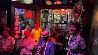 I LIKE 'EM FAT LIKE THAT - Meschiya Lake & the Lil Big Horns @ Spotted Cat