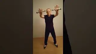 Darek Lee naśladuje Bruce Lee Nunchaku Poland