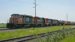 CN L512 Races the Cando Sturgeon Terminal Switcher