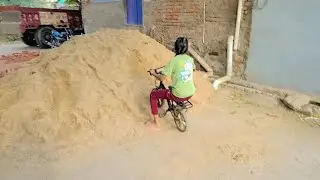 👉 Chhoti Bachchi Ka Cycle Stand Challenge 🚲 | Kids Fun Video