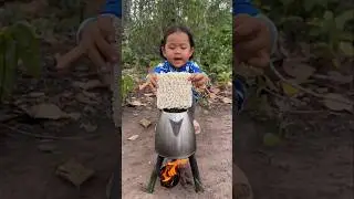 Навыки выживания: Одинокая мама делится умными и полезными идеями по приготовлению лапши в лесу #...