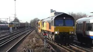 Colas Rail Class 66849 At Clapham Junction With Railvac Working 6Y48 - 27/12/16