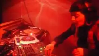 HAPPY TIME !!!  Myriam Miss Tick ( sc&egrave;ne Techno )
