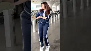 Beautiful Bhagyashree dancing at Mumbai airport #shorts