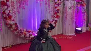 Dance performance #wedding #stree2movie #tamnnabhatia #aajkiraatstree2 #trendingvideo #viralvideo