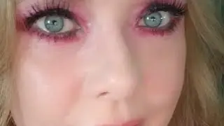 Grungy messy look with pink religion
