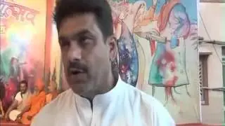 Lathmar holi celebrated in Mathura