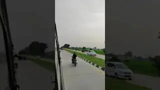 jara si jara si raftare hai. Bus Travelling 👍. 🔥🔥🔥🔥 Prayagraj. Whatsapp status ❤️❤️.