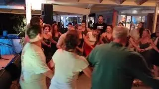 &Delta;&omega; &Sigma;&tau;&alpha; &Lambda;&iota;&alpha;&nu;&omicron;&chi;&omicron;&rho;&tau;&alpha;&rho;&omicron;&upsilon;&delta;&iota;&alpha;. Xalkida 2025. 
