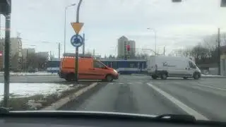 Jak zawrócić na rondzie Dywizjonu ? A później zawracanie na rondzie Czyżyńskim