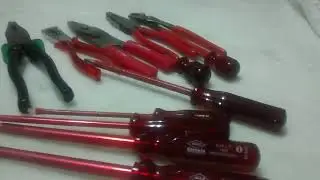 Ferramentas para eletricista em 1980 e sempre.