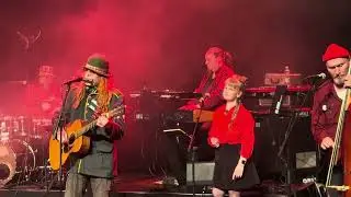 Pelle Miljoona Band - Rakkaus on lämmin lies. Live at Tampere-talo 20.12.2025.