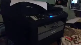 Impresora Brother Mfc - 7460dn (imprimiendo)