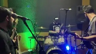 Elvis & Os Capangas - ensaiando no Studio Roxx
