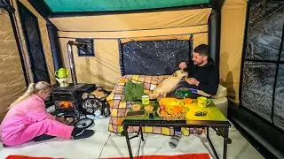 ЗИМНИЙ КЕМПИНГ В СЕРЕДИНЕ ТУМАННОГО ТУМАНА! ВИДИМОСТЬ НУЛЕВАЯ 😨🏕️