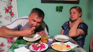 MUKBANG / Marbled chicken. Bon app&eacute;tit.
