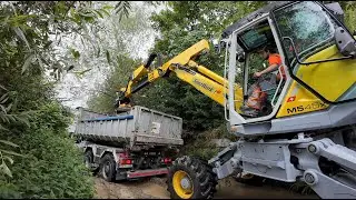 Tatra 6x6 und Menzi Muck beim Bach ausbaggern 🇨🇭