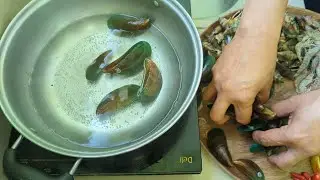 DomieWorks | How It's Made with Green Mussels, Shrimp, and Aninikad Soup