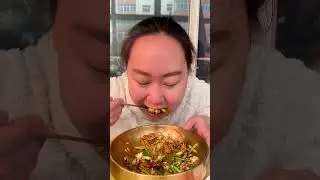 Today is the short video #Pink mouse#Turkey noodles#Steamed noodles with green