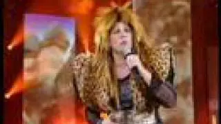 Julia and David sing We Don't Need Another Hero on ITT final