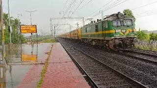 Dangerous Green Monster Headed Train omg Railtrack Thoughtout Passing Seen Indian Railways 