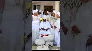 Rare Video: Ooni of Ife Poses with Beautiful Wives