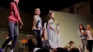 2015 Annie: The Musical Trailer