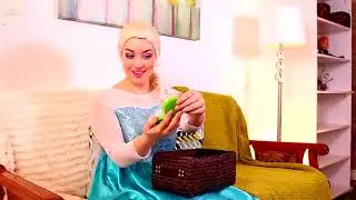 Spiderman & Frozen Elsa vs Spidergirl Mermaid, Maleficent, Superman & Superheroes  Webs & Tiaras
