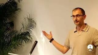 Dieu n'est pas en retard