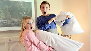EPiC FAMiLY PiLLOW FiGHT!