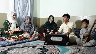 آهنگ دوگانه کامیله نبی زاده و گلاب حیدری  دمبوره نواز امیر عباس حیدری#سفید هستی#