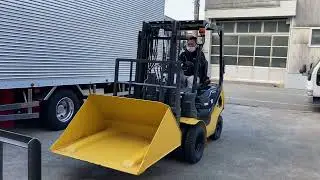 コマツ　ガソリンフォークリフト　除雪に便利なヒンジ付き　バケット　ヤフオク販売中https://page.auctions.yahoo.co.jp/jp/auction/f1021928921