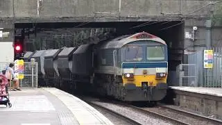Hanson 59101 Aggregates Train passing Hampstead Heath