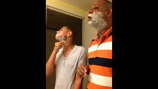 Djenairo Simmons Scheert voor het eerste keer 15 8 2014