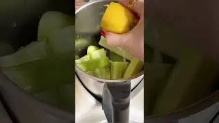 Learn how to make yourself a nutritious and delicious freshly squeezed juice bar #waterbottle