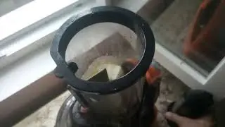Storcator de fructe Oursson JM7002