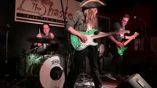JONEE EARTHQUAKE BAND play 
