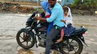 బంధువుల ఇంటి నుండి తిరిగి వస్తున్నప్పుడు ఉరుములు మెరుపులతో కుండపోతు వర్షం వచ్చి మా కష్టాలు ఇలా😭