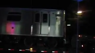 R160 9495 On the way to 207Th Street Yard