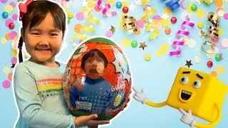 Semra gets a GIANT RYAN'S WORLD SURPRISE EGG TOY!