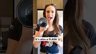It looks like your ordinary blender bottle, but it's also a FLASK! 🤩