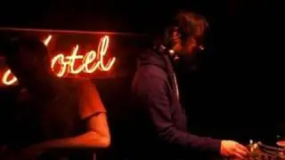 The Saint & Phunkrealism rockin&acute; @ club hotel in berlin (TingleTangle)