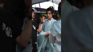 一簫一劍，鴻鵠凌雲，雲緞綢衣，一袖輕揚，朗月清風