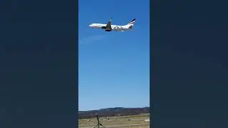 REX Boeing 737 departing for Melbourne