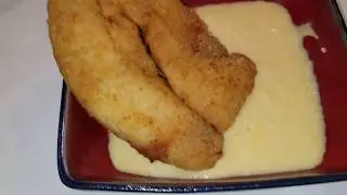 Yellow corn grits w/cheese & Fried fish